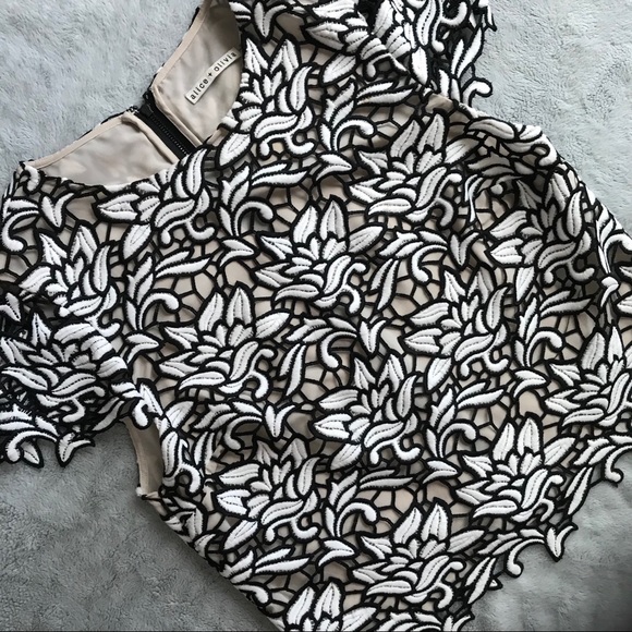 Alice + Olivia Tops - Alice + Olivia Eve Floral Lace Overlay Crop Top